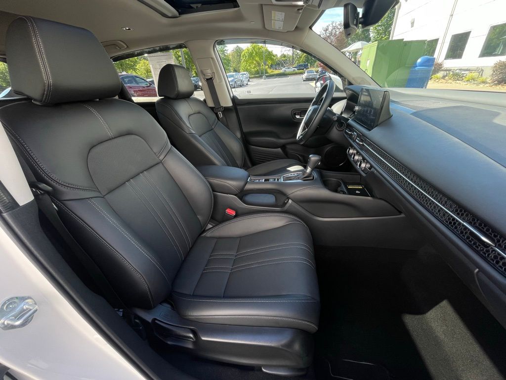 2025 Honda HR-V EX-L 32