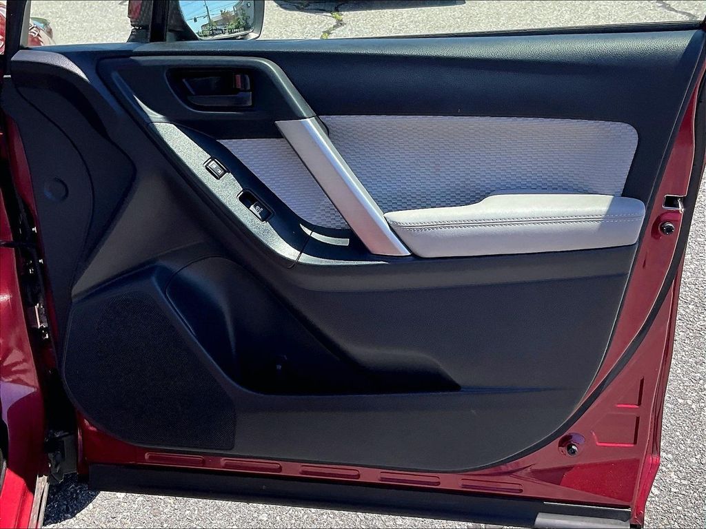 2017 Subaru Forester — photo 12