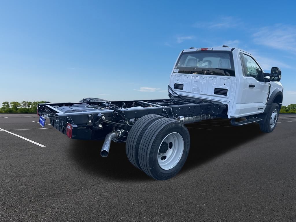 New 2025 Ford Super Duty F-600 Chassis Regular Cab (DRW) 169" Wheelbase XL