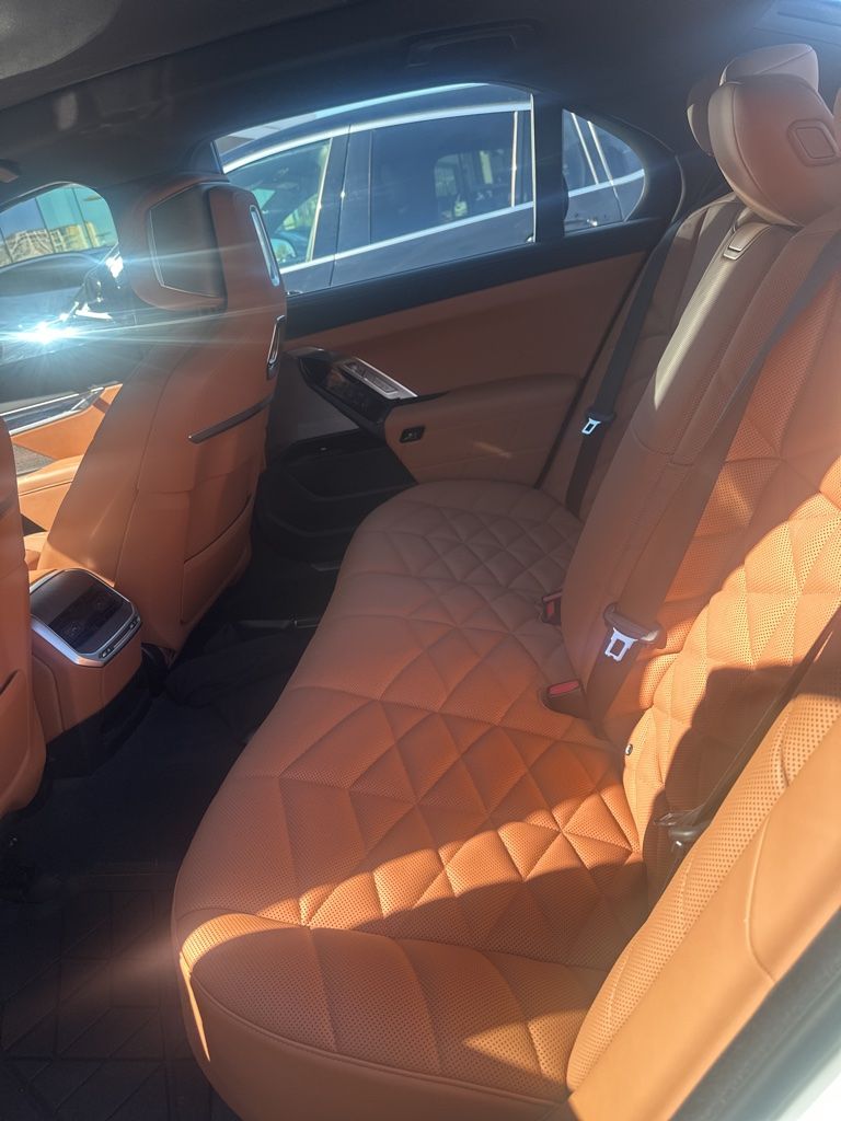 Thumbnail: 2023 BMW 7 Series - 7