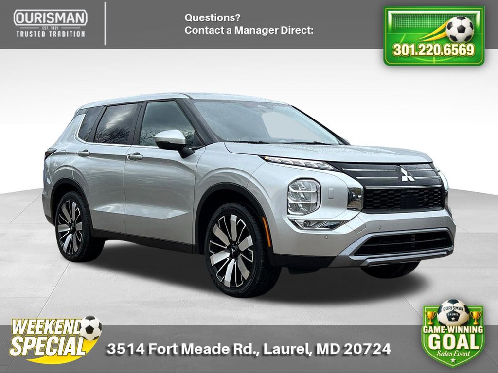 Silver Alloy 2025 Mitsubishi Outlander SE FWD SUV / Crossover Front-Wheel Drive Continuously Variable Transmission