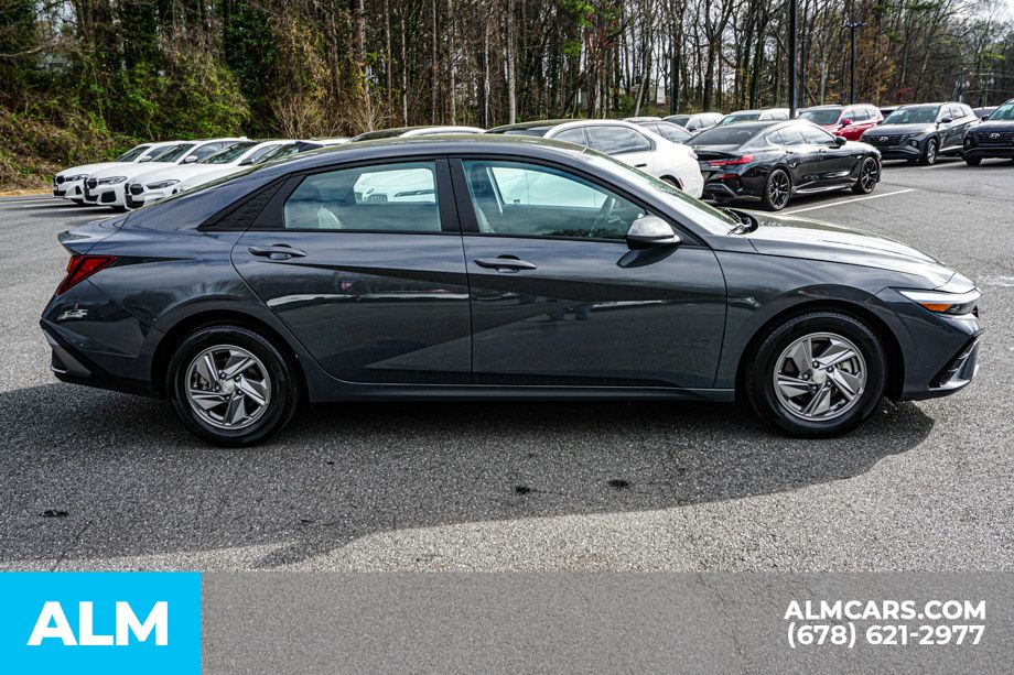 Used 2025 Gray Hyundai SE image 9