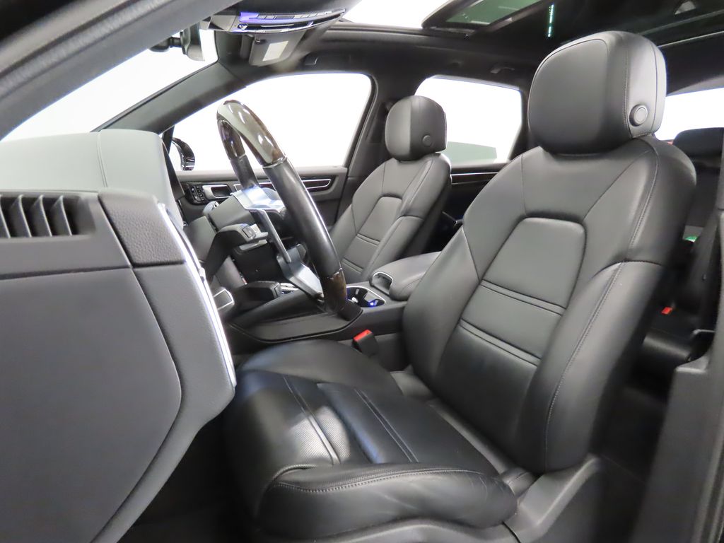 Thumbnail: 2021 Porsche Cayenne - 5