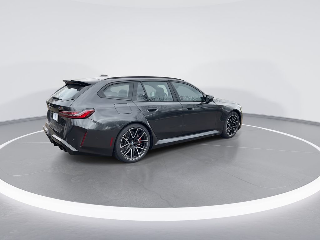 Thumbnail: 2026 BMW M5 - 8