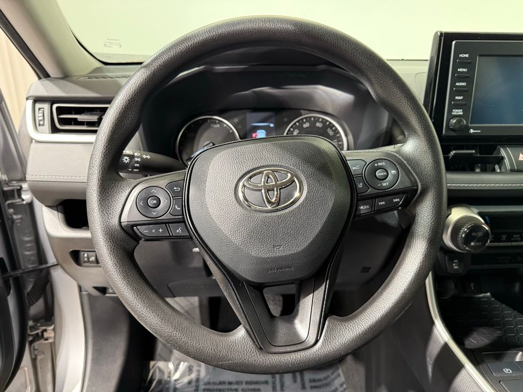 Thumbnail: 2022 Toyota RAV4 - 22