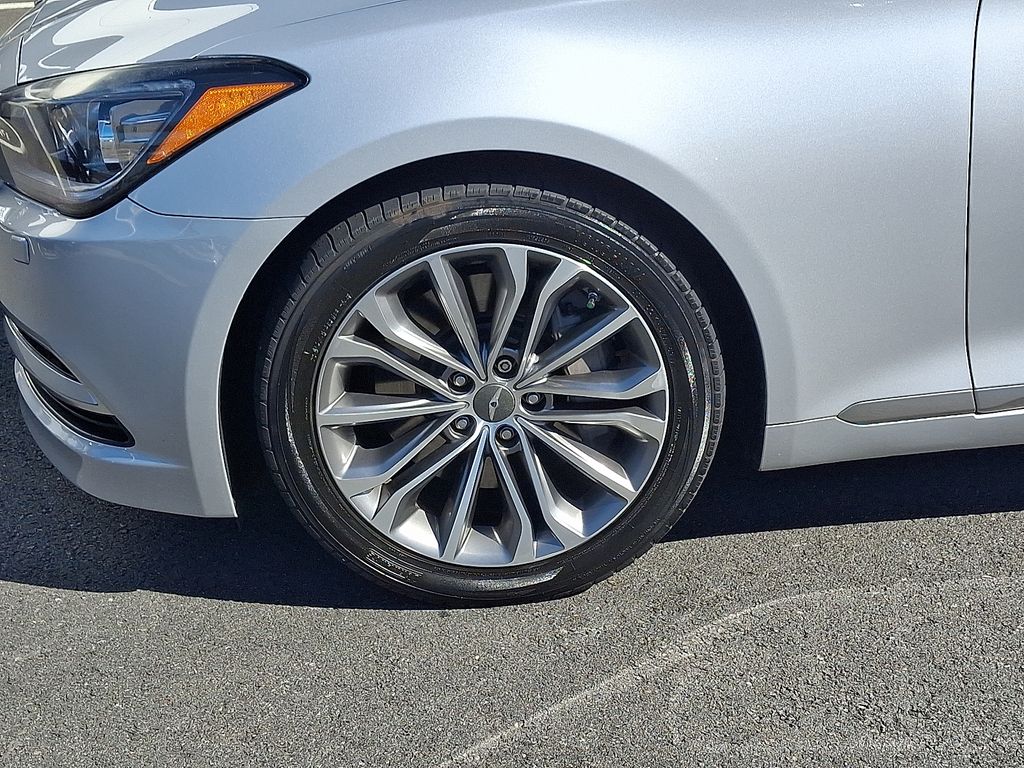 Thumbnail: 2015 Hyundai Genesis - 8