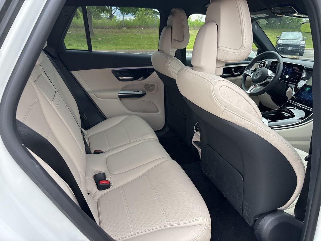 2025 Mercedes-Benz GLC GLC 350e photo