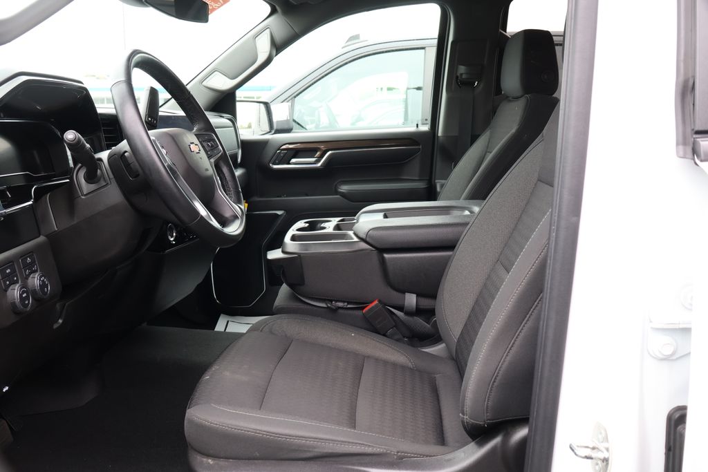 2023 Chevrolet Silverado 1500 LT 13