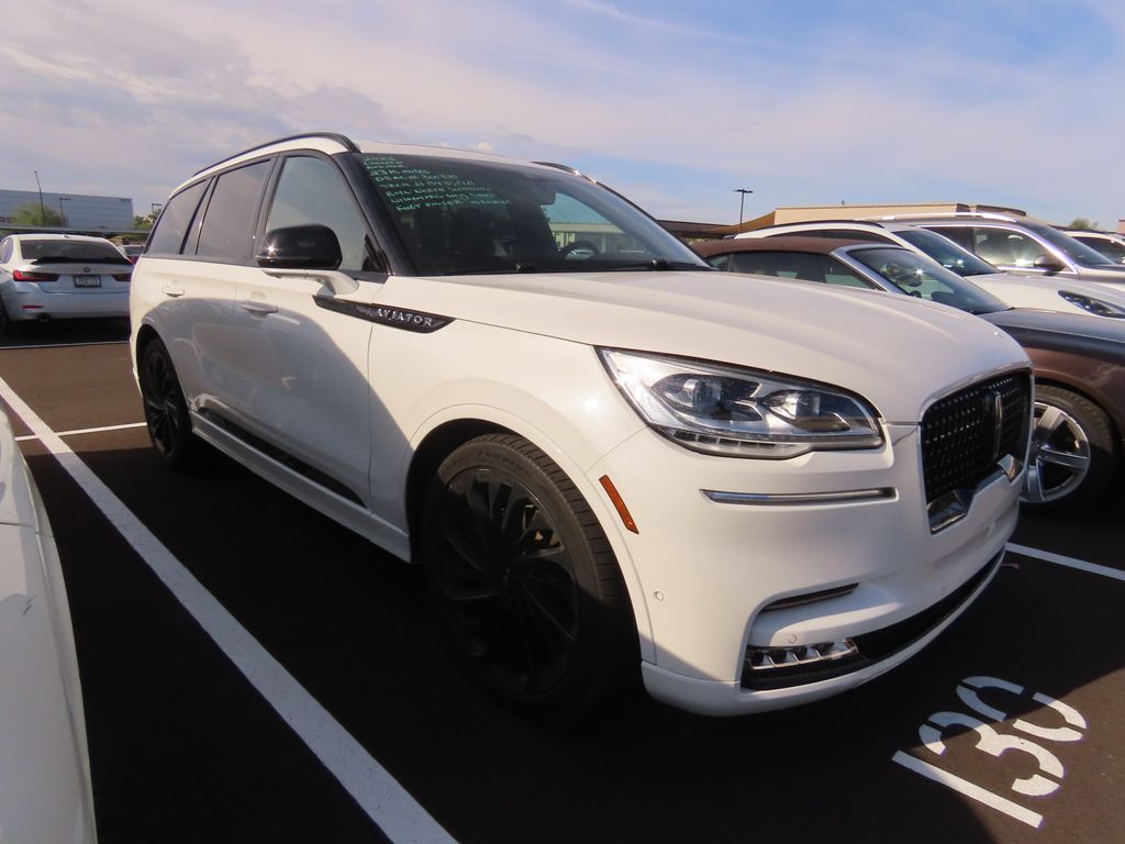 Thumbnail: 2023 Lincoln Aviator - 2