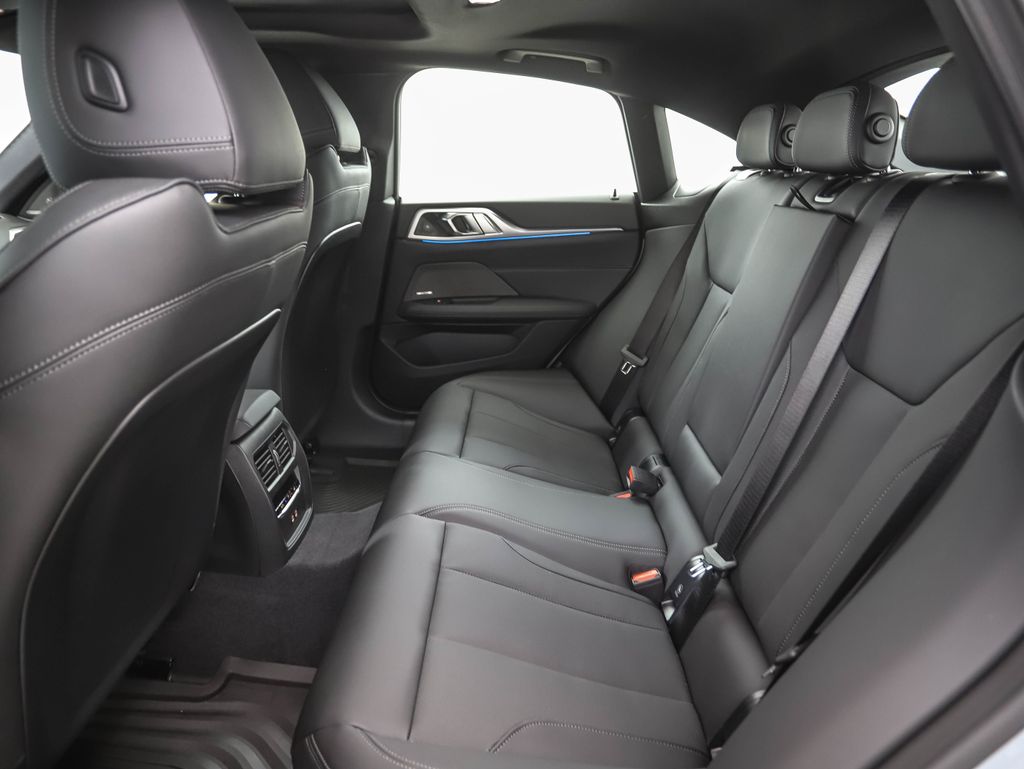 Thumbnail: 2026 BMW i4 - 22