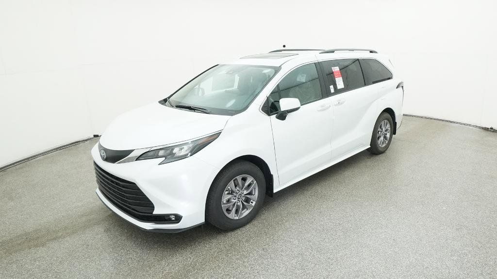 Thumbnail: 2025 Toyota Sienna - 1
