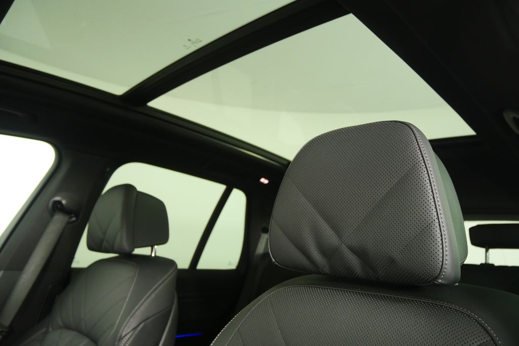 2025 BMW X5 sDrive40i 12
