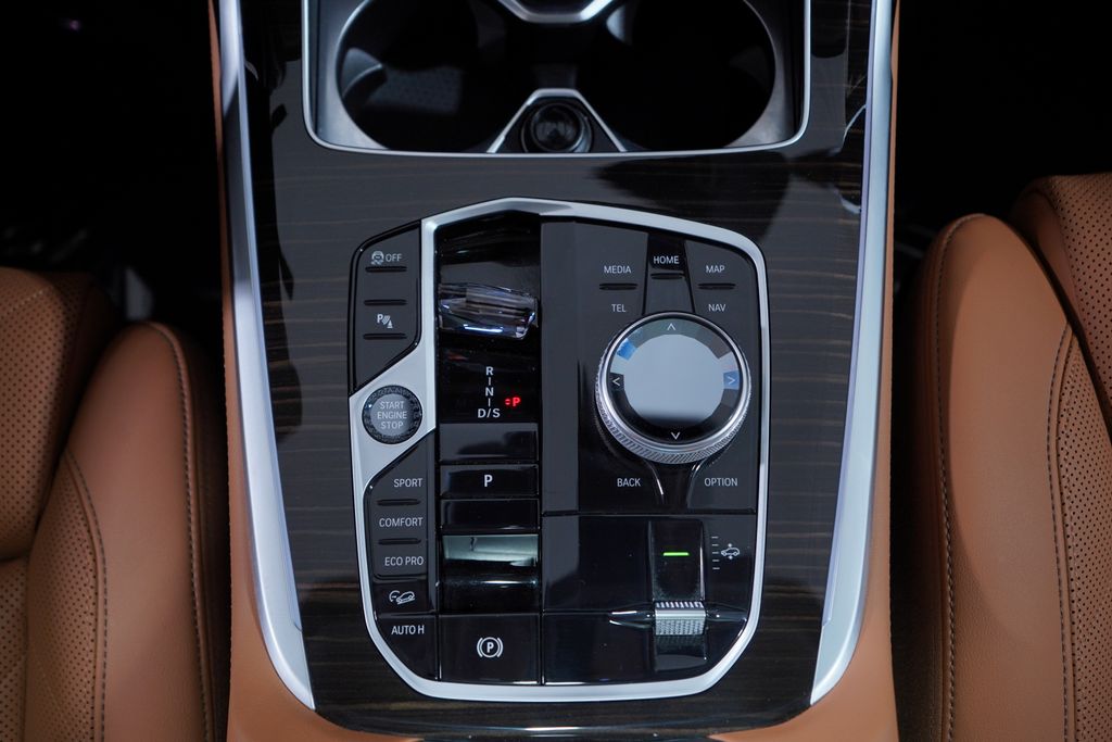 Thumbnail: 2023 BMW X7 - 15