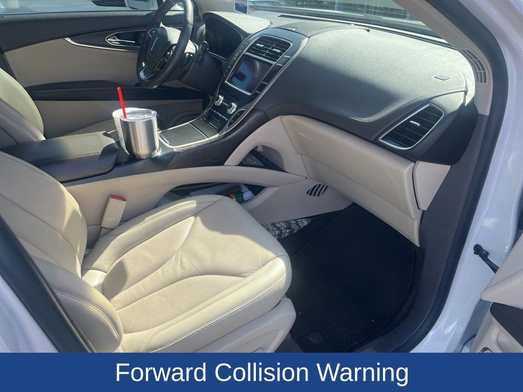 2019 Lincoln Nautilus Select