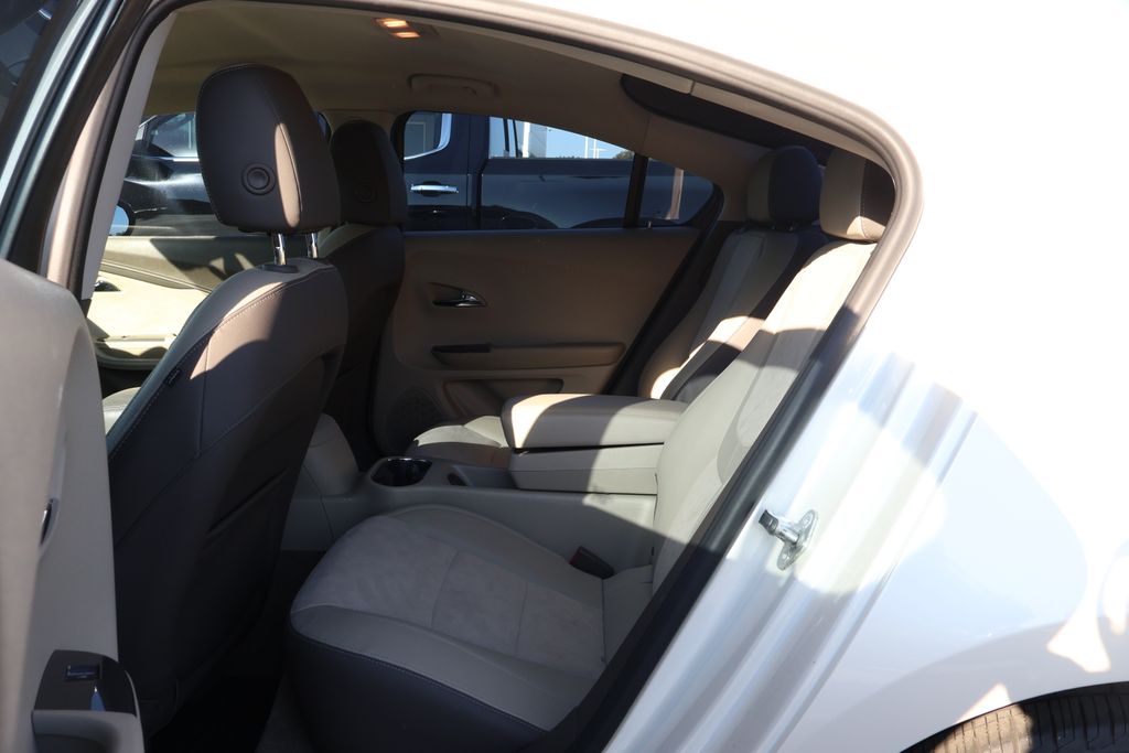 Thumbnail: 2014 Chevrolet Volt - 29