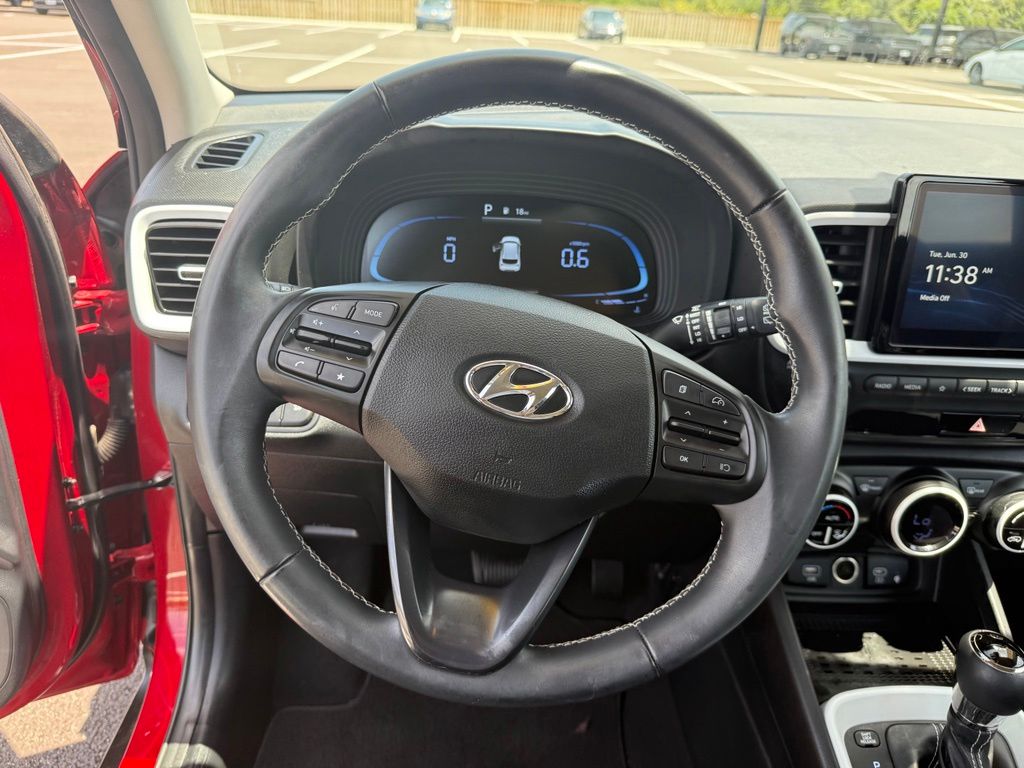 Thumbnail: 2023 Hyundai Venue - 15