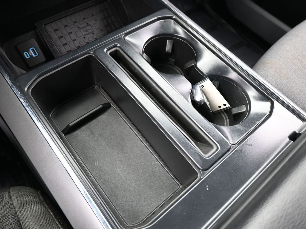 Used 2024 Red Metallic Ford XLT image 32