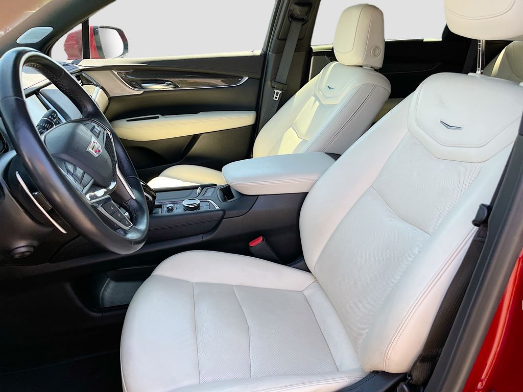 Used 2022 Red Cadillac Sport image 22