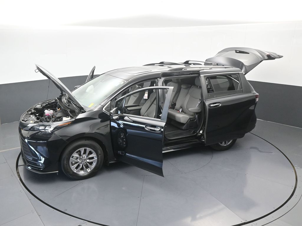 Used 2025 Midnight Black Metallic Toyota XLE image 68