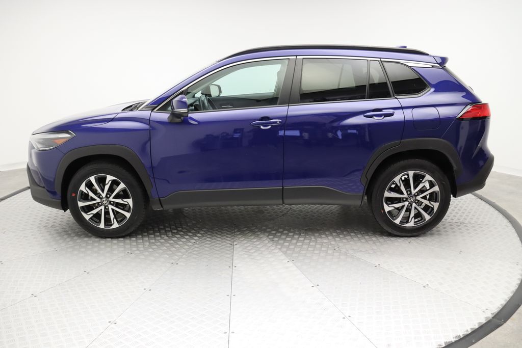 2024 Toyota Corolla Cross XLE 12