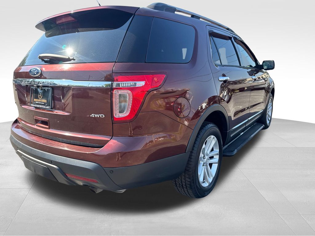 View vehicle photo 5