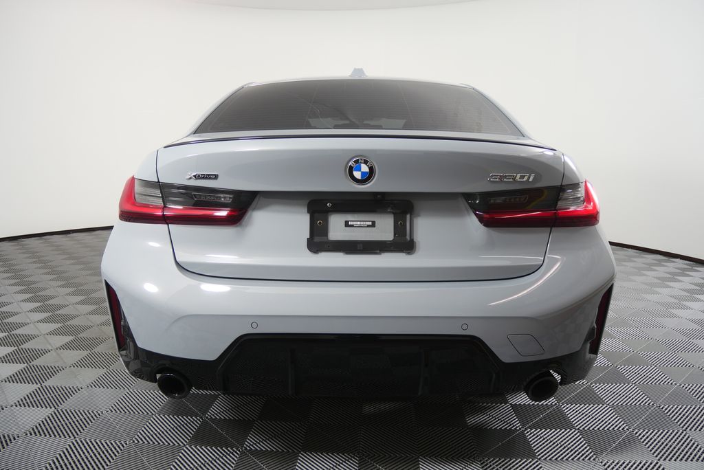 Thumbnail: 2023 BMW 3 Series - 4