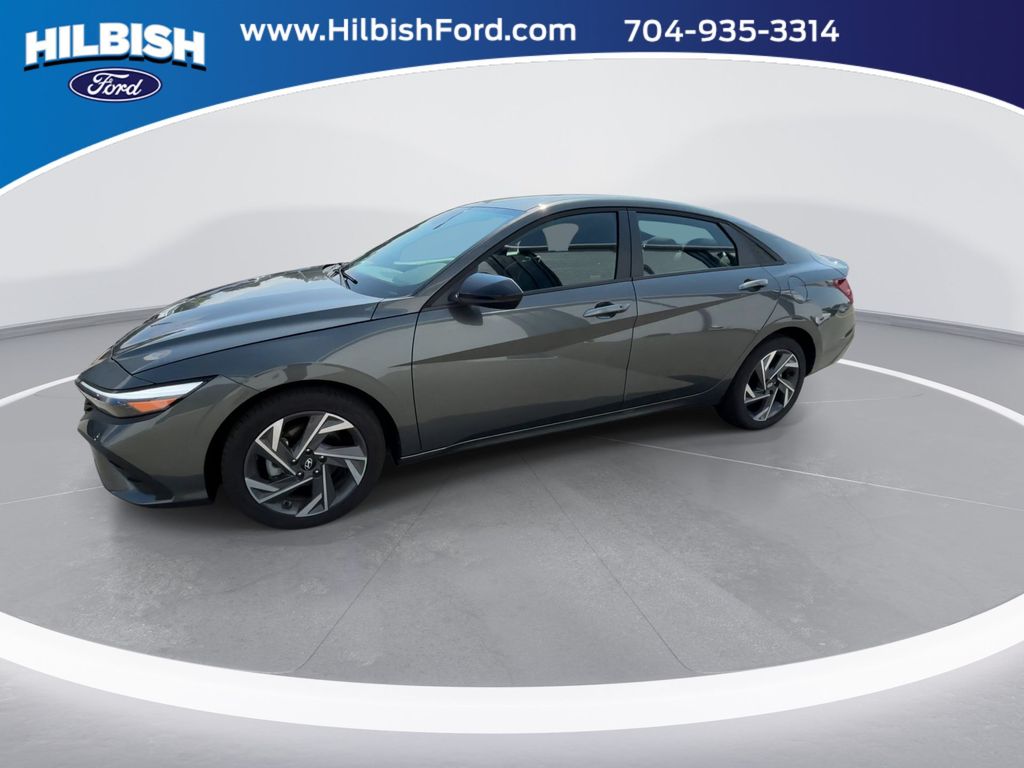 Used 2025 Amazon Gray Hyundai SEL Sport image 4