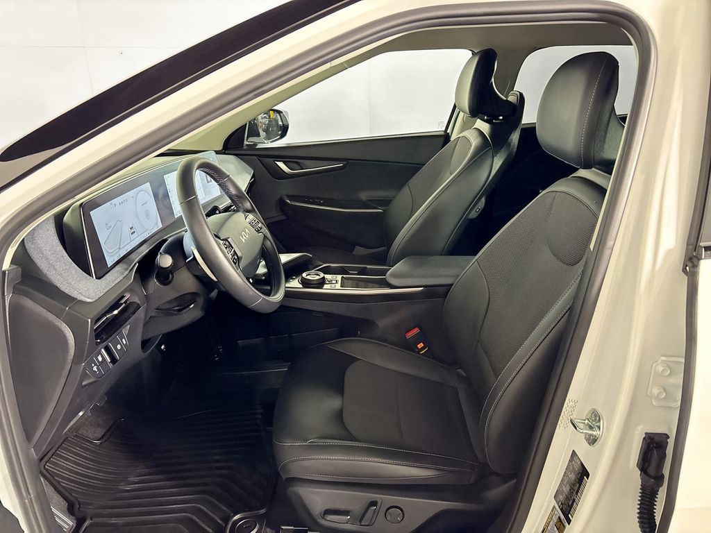 2024 Kia EV6 Light