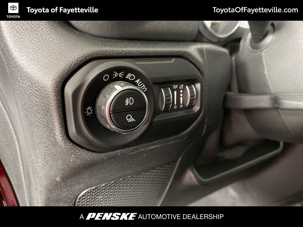 Thumbnail: 2021 Jeep Gladiator - 24