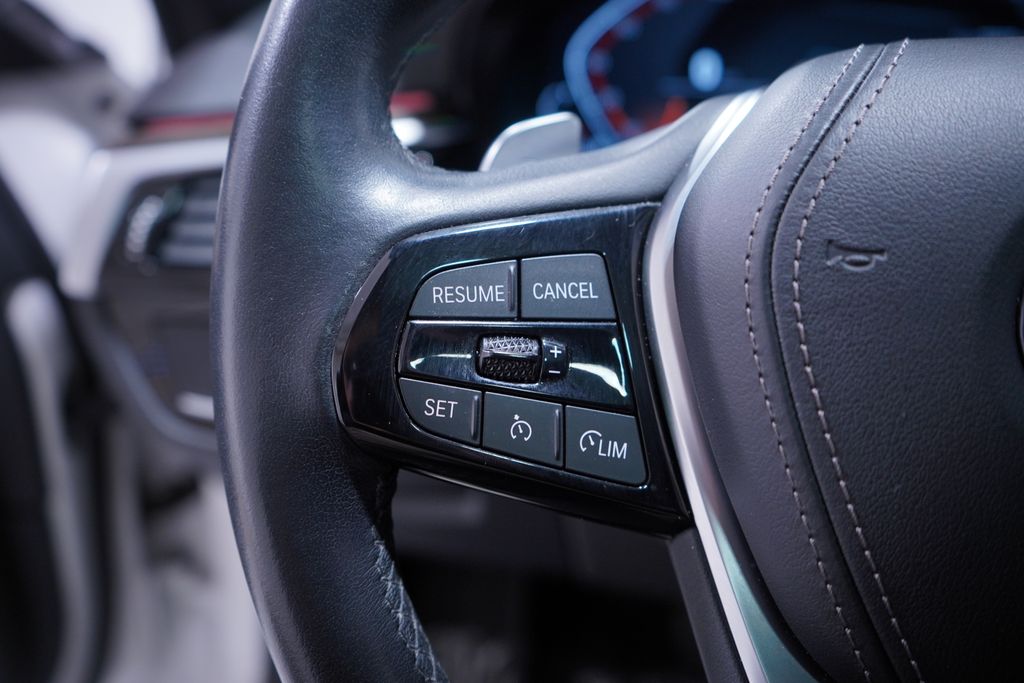 Thumbnail: 2022 BMW 5 Series - 20