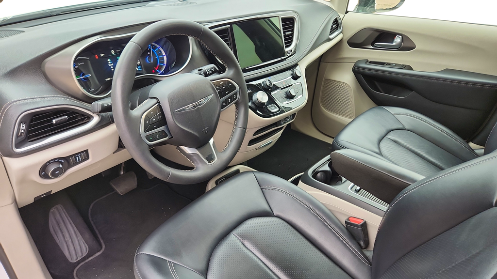 2024 Chrysler Pacifica Hybrid