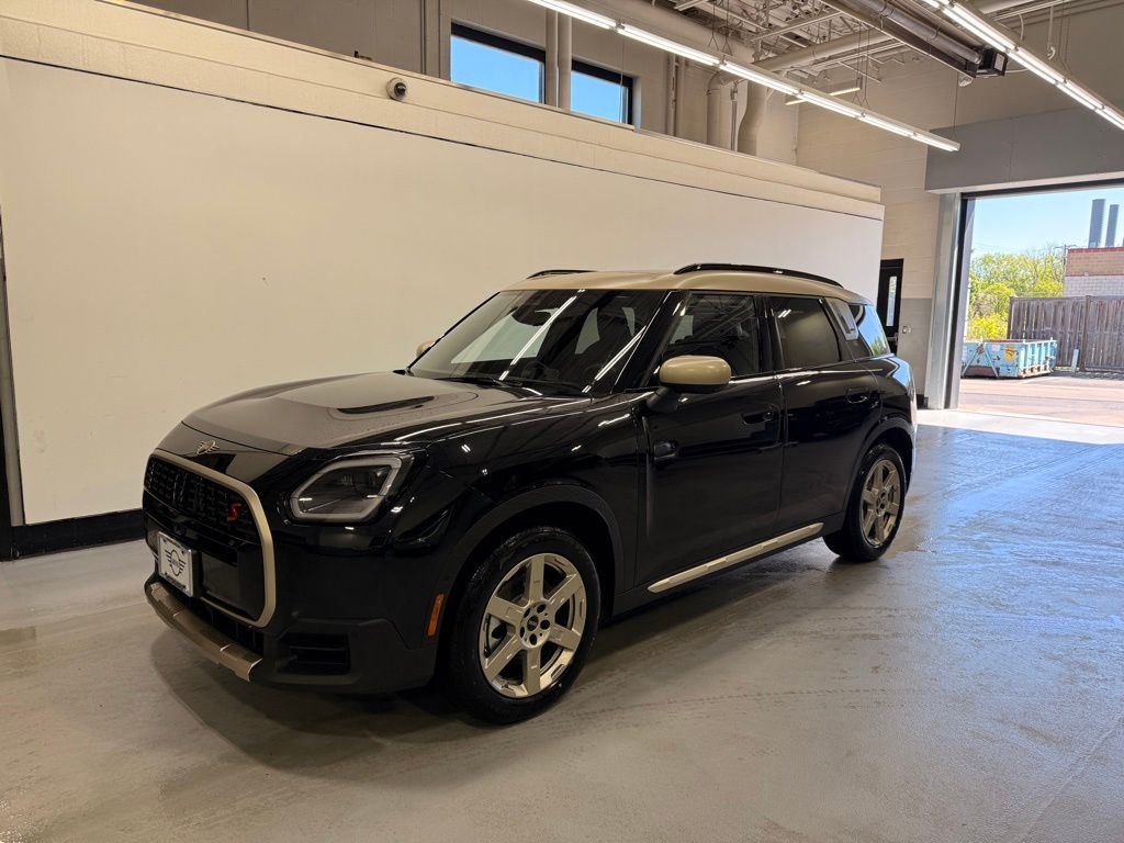 Thumbnail: 2027 MINI Cooper Countryman - 1