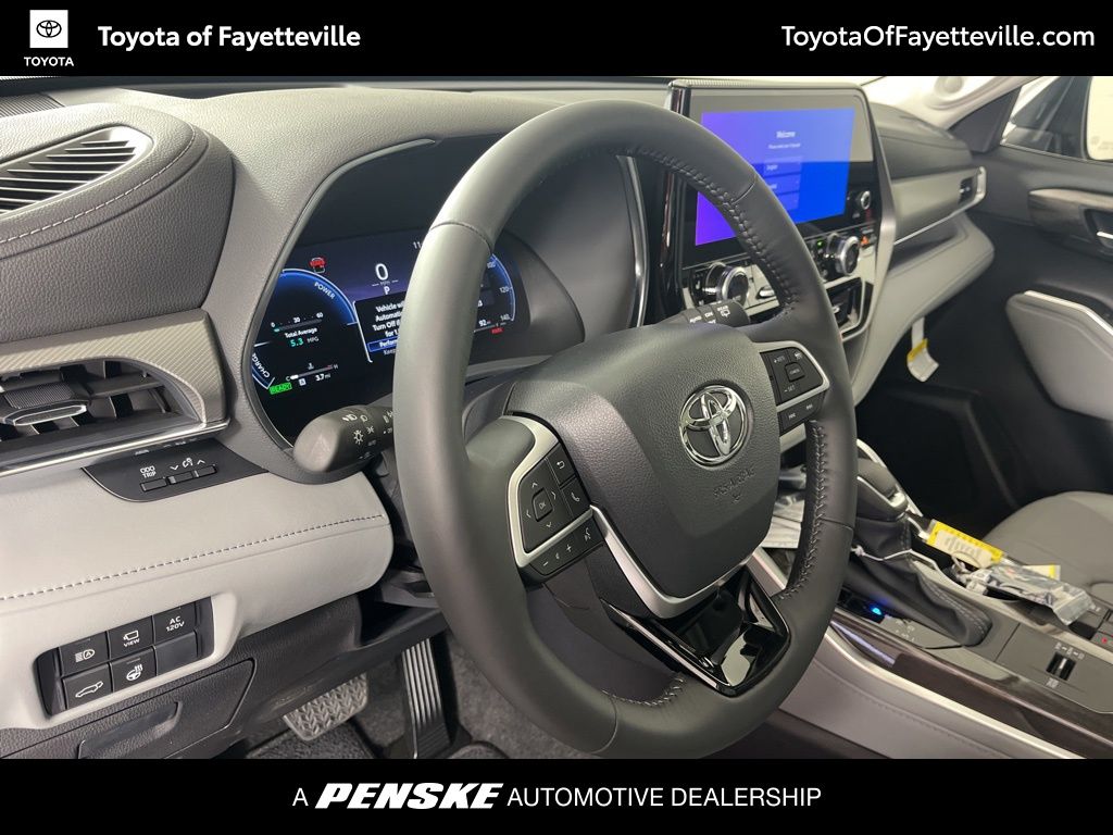 Thumbnail: 2026 Toyota Highlander - 31