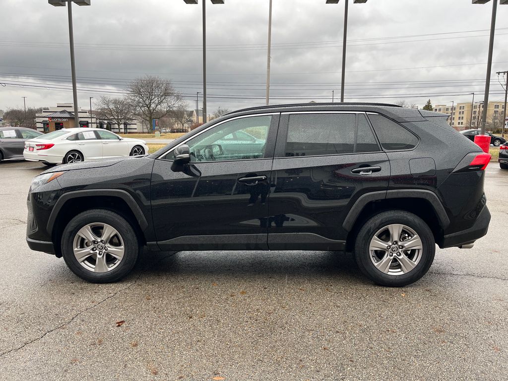 2023 Toyota RAV4 XLE photo