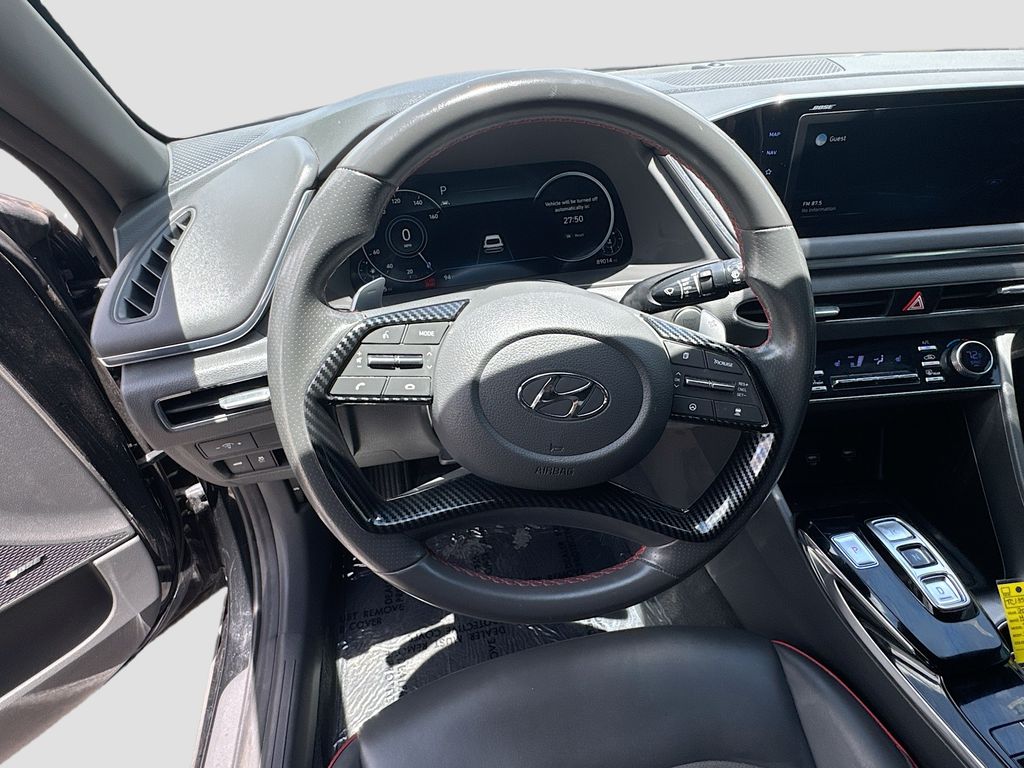 Used 2022 Black Hyundai SEL Plus image 11