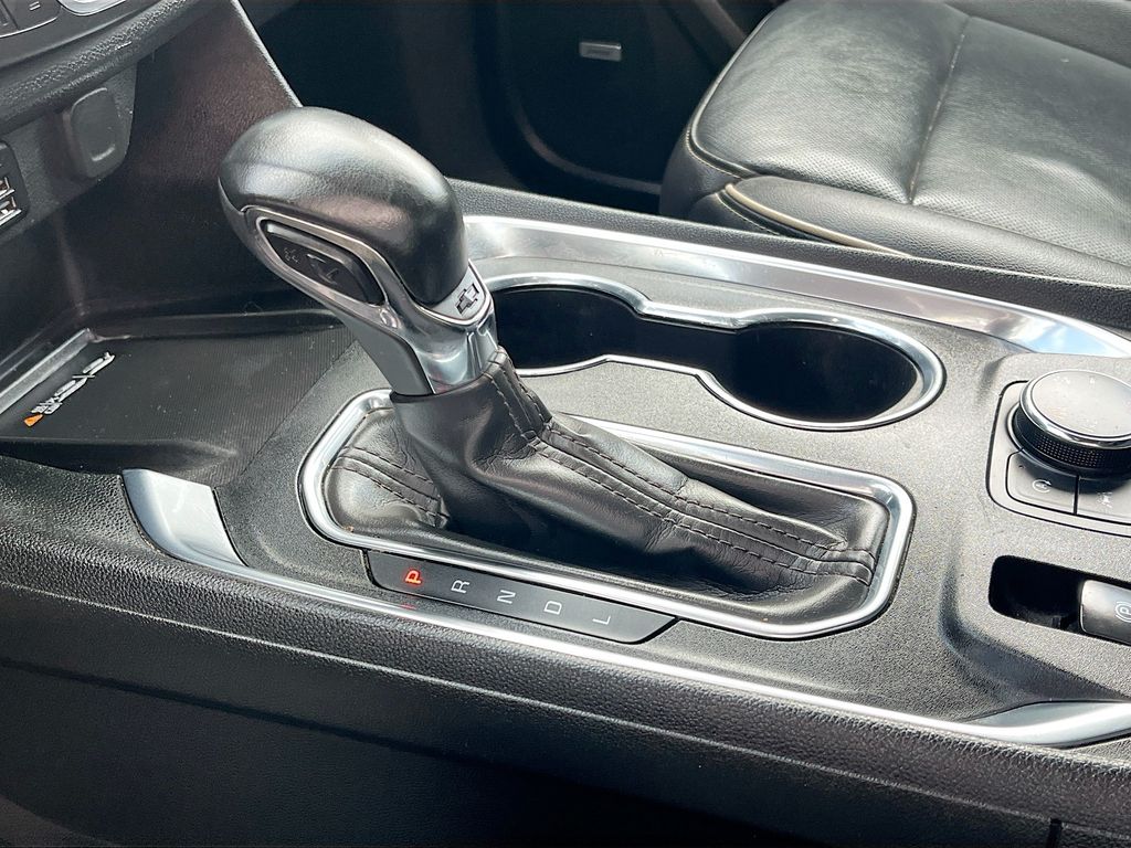 Used 2023 Black Chevrolet Premier image 17