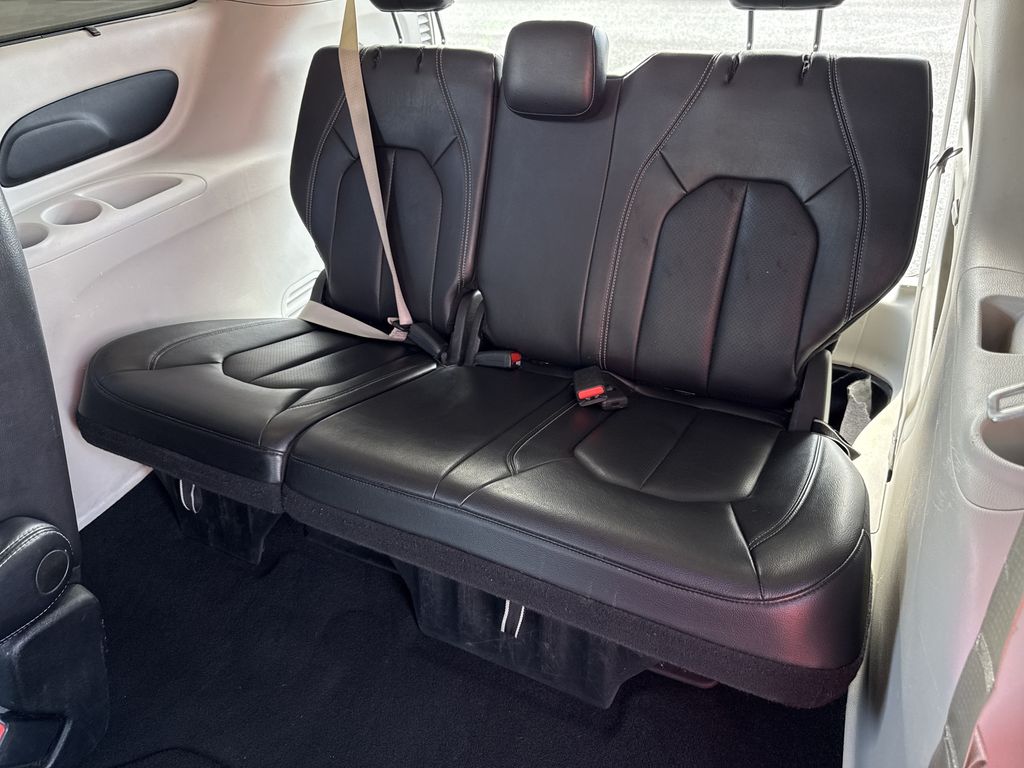 Used 2022 Chrysler Pacifica Van