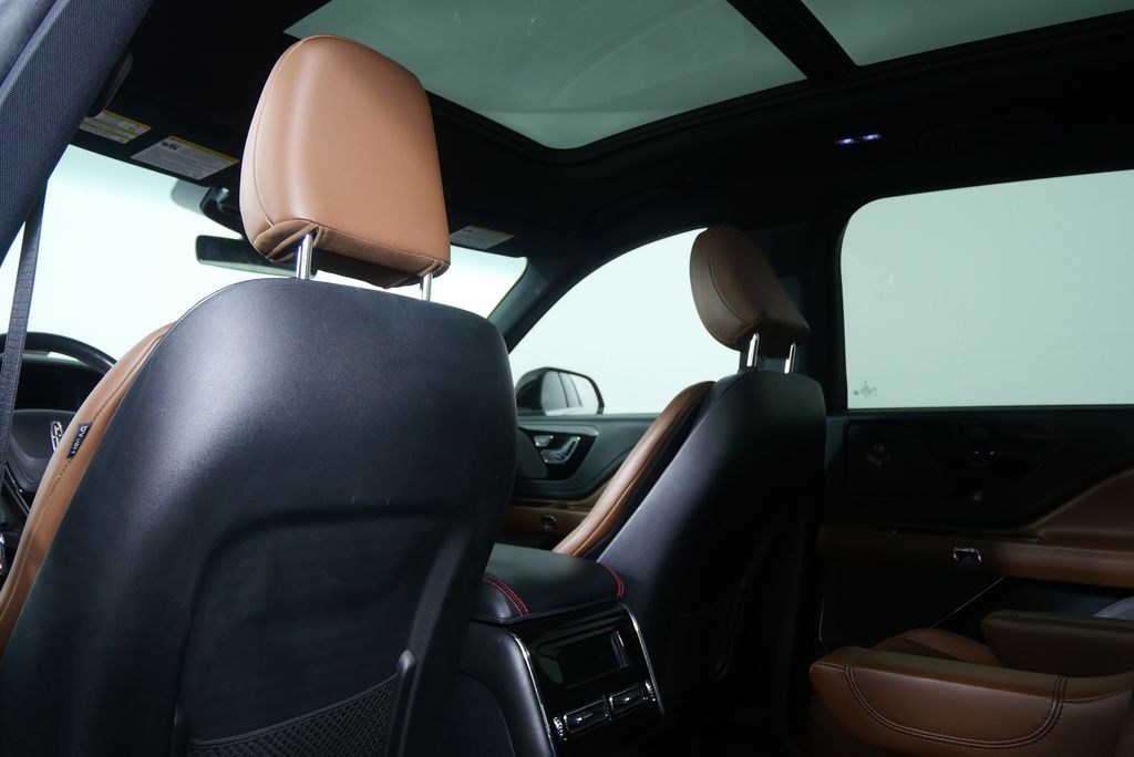 Thumbnail: 2022 Lincoln Aviator - 19