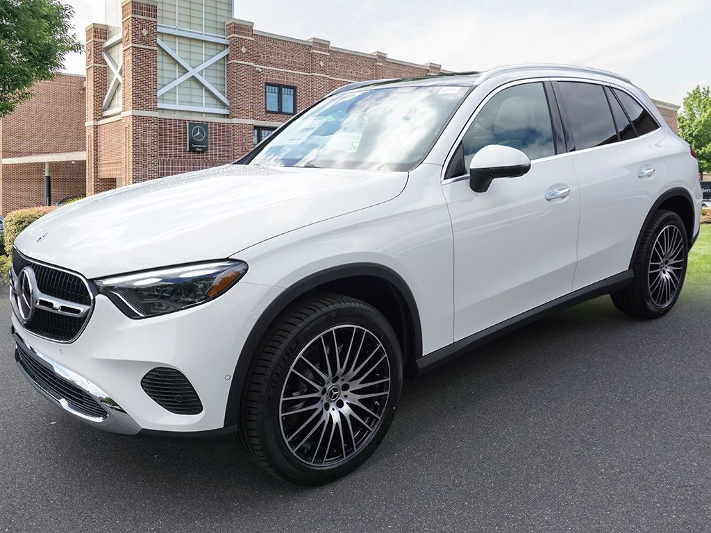 2025 Mercedes-Benz GLC 300 2