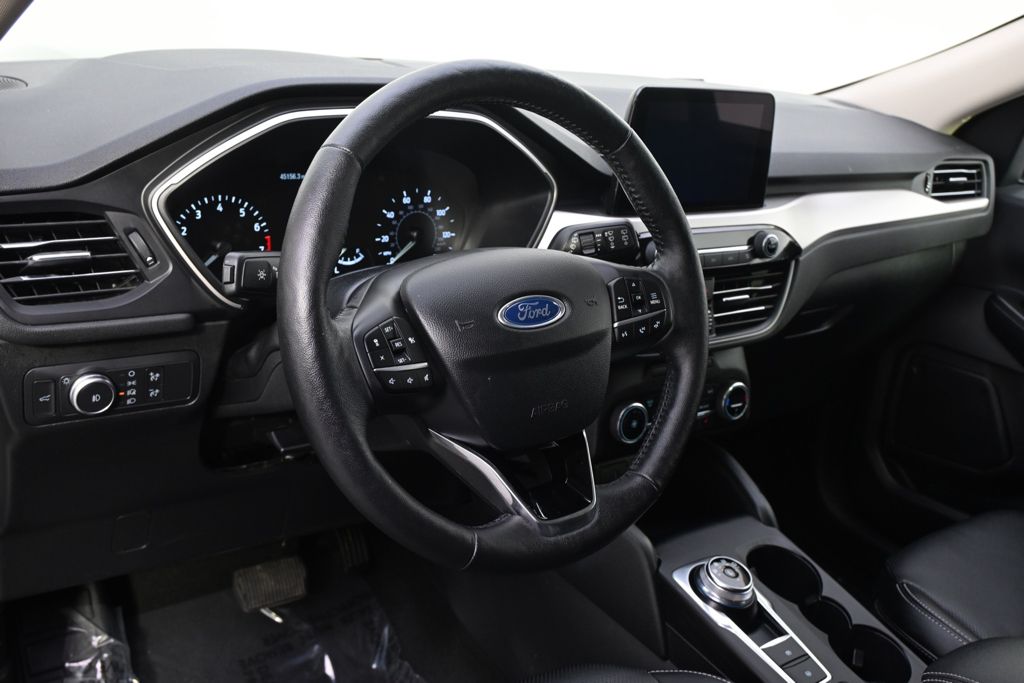Used 2020 Black Ford SEL image 10