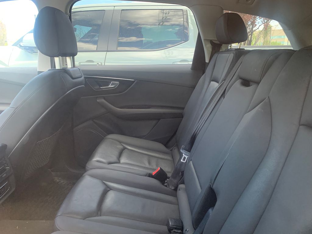 Thumbnail: 2023 Audi Q7 - 7