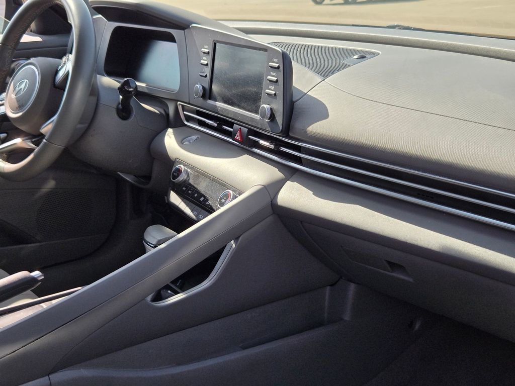 Used 2025 Hyundai Elantra Sedan