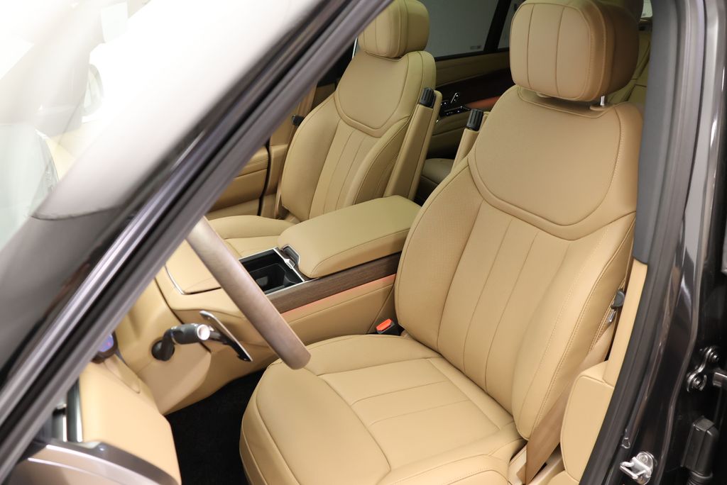 Thumbnail: 2026 Land Rover Range Rover - 31