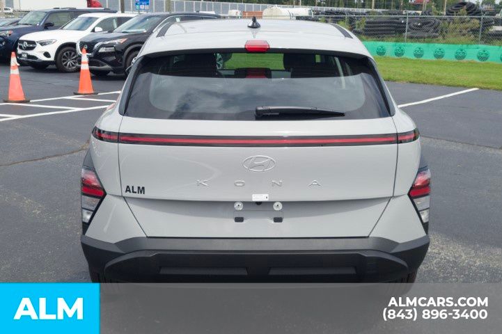 Used 2026 Gray Hyundai SE image 6