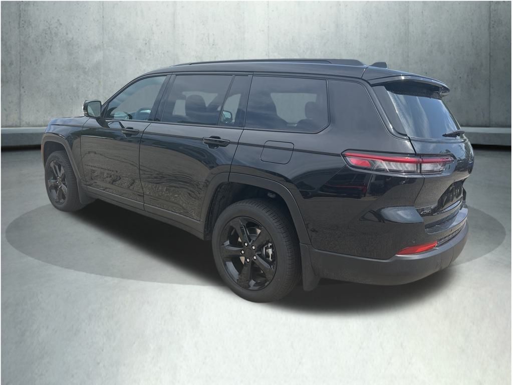 2025 Jeep Grand Cherokee Limited photo 4