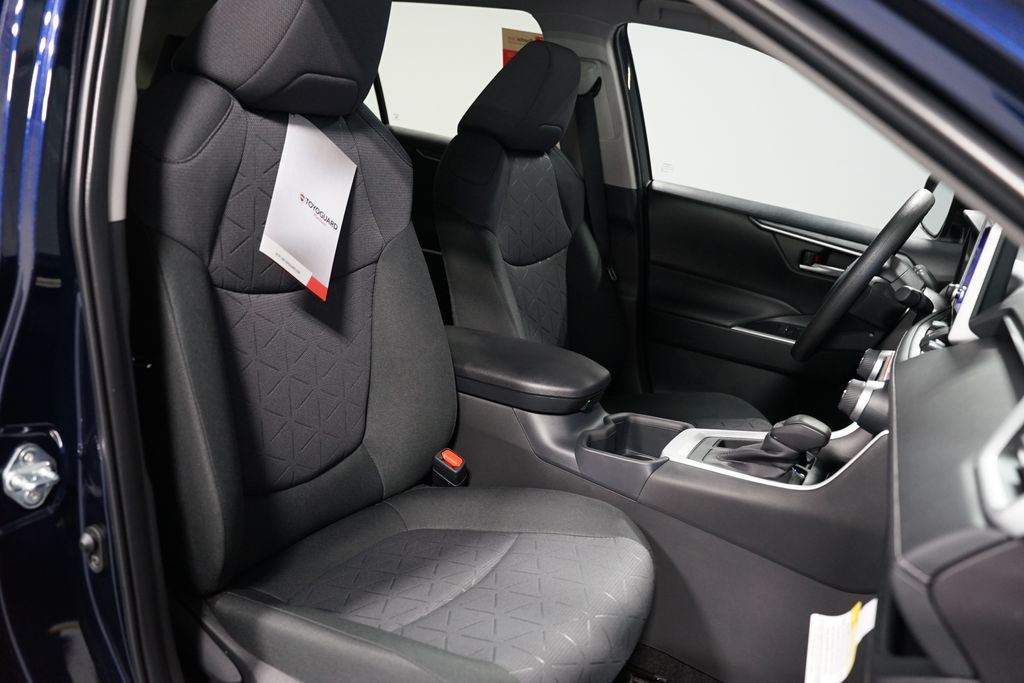 Thumbnail: 2025 Toyota RAV4 - 28