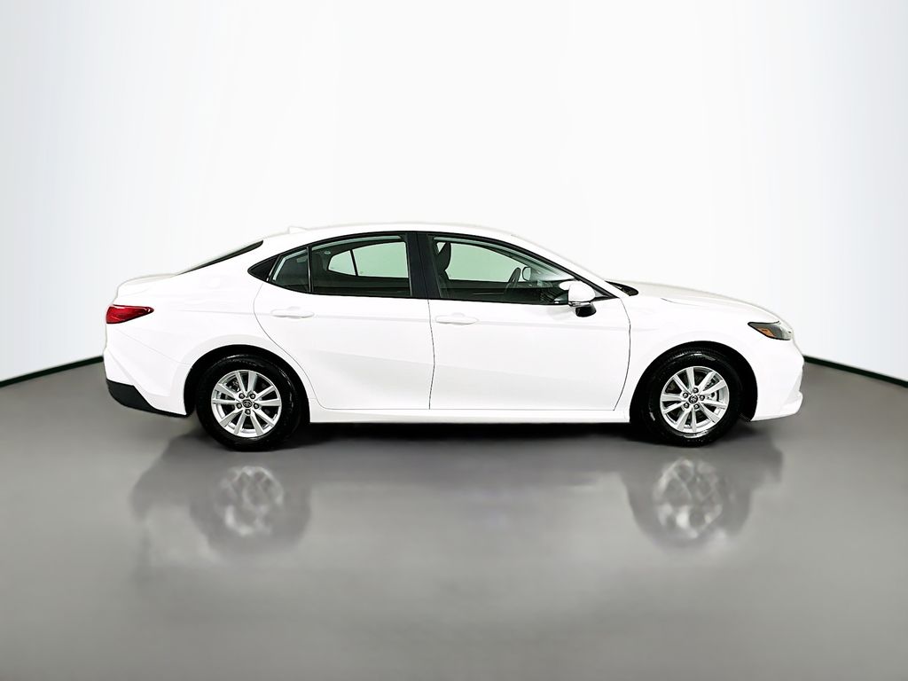 2025 Toyota Camry LE 4