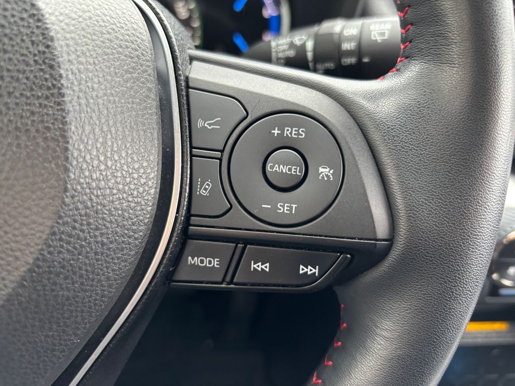 Thumbnail: 2021 Toyota RAV4 - 12