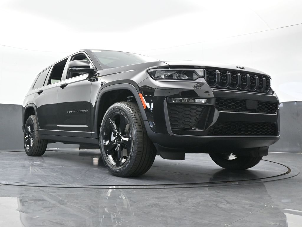 New 2026 Diamond Black Crystal Pearlcoat Jeep Limited image 62