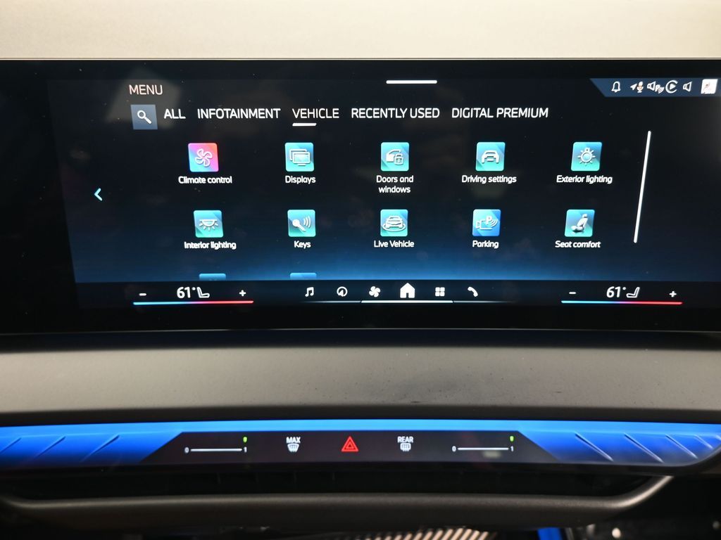 Used 2025 Mineral White Metallic BMW 30 xDrive image 25